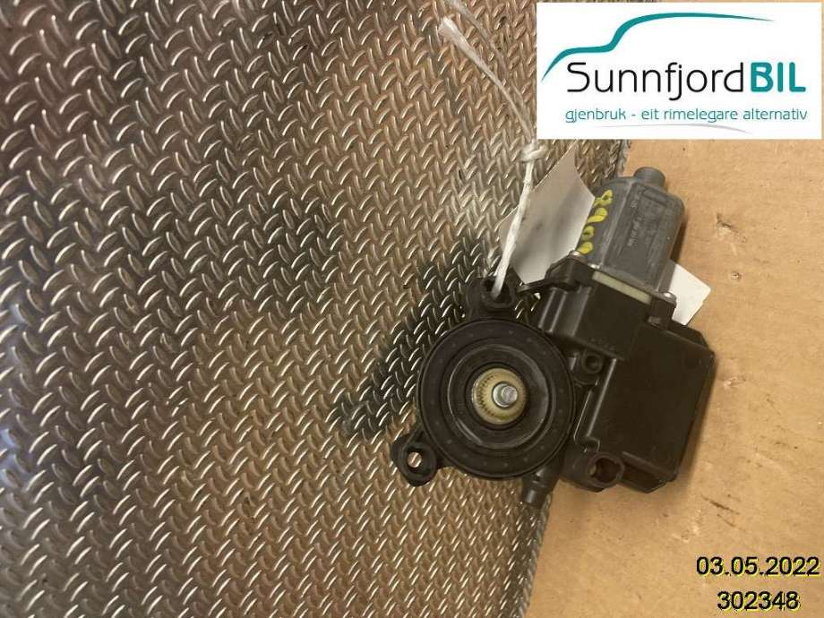 Ruteheis høyre til VW Transporter / Caravelle 2015-2019 (T6) (T6) (VOLKSWAGEN|7E0959802M|0130822452|)