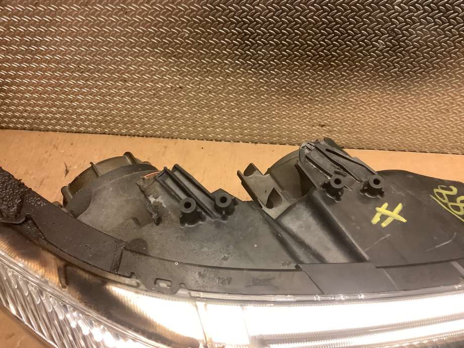 Frontlykt høyre xenon til Mitsubishi ASX 2010-2019  (MITSUBISHI|8301B592|)