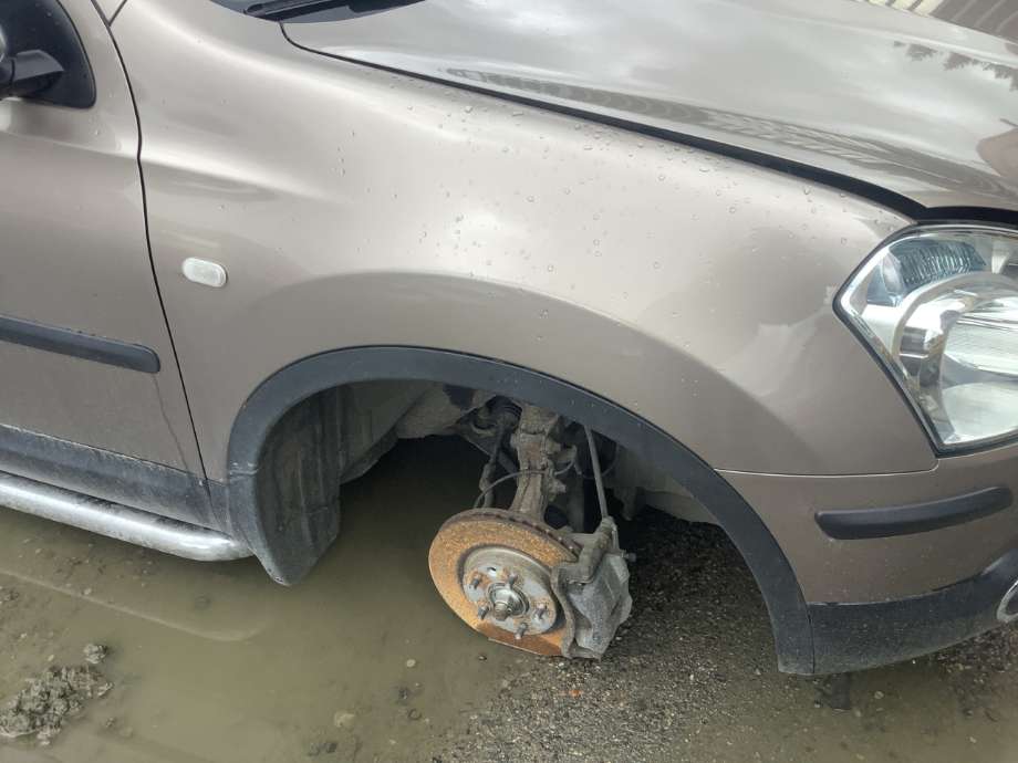 Skjerm høyre foran til Nissan Qashqai, 2007-2010 (Type I, Fase 1)  (NISSAN|F3100JD0M0)