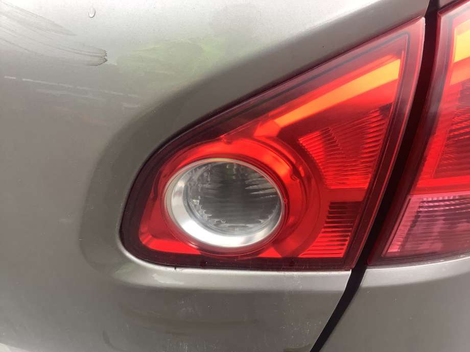 Baklykt høyre indre til Nissan Qashqai, 2007-2010 (Type I, Fase 1)  (NISSAN|26550JD800)