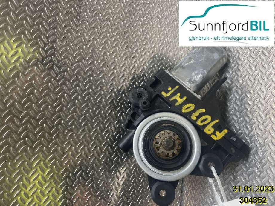 Ruteheis høyre foran til Volvo V70 2007-2013 (Type III, Fase 1)  (VOLVO|30699646|970714101|)