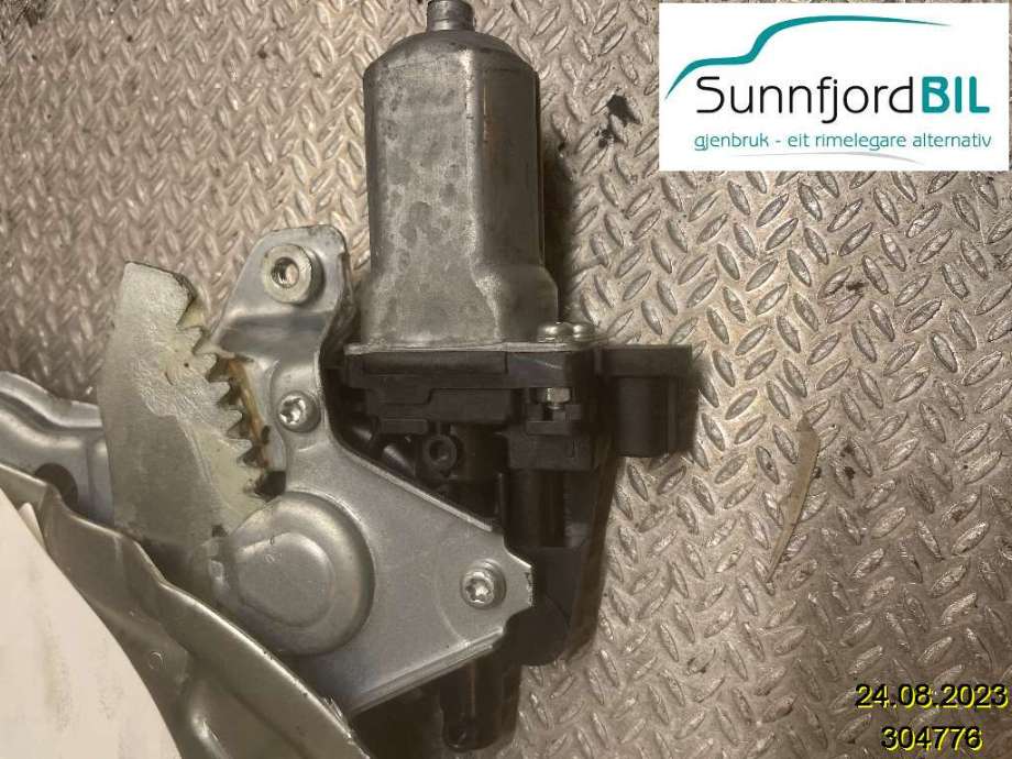 Ruteheis høyre til Suzuki SX4 2009-2013 (Type I, Fase 2)  (SUZUKI|8353079J01|)