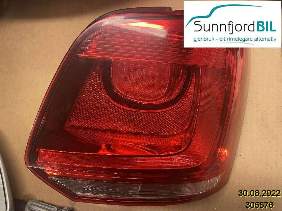 Baklykt høyre til VW Polo, 2009-2014 (Type V, Fase 1)  (VOLKSWAGEN|6R0 945 096 N)