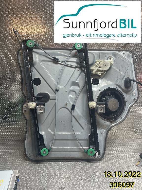 Ruteheis til VW Transporter / Caravelle 2015-2019 (T6) (T6) (VOLKSWAGEN|7E0837754E|)