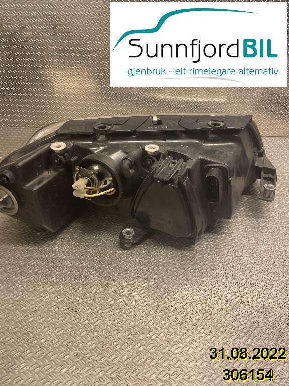 Frontlykt venstre halogen til VW Passat 2001-2005 (B5,3BG) (B5,3BG) 
