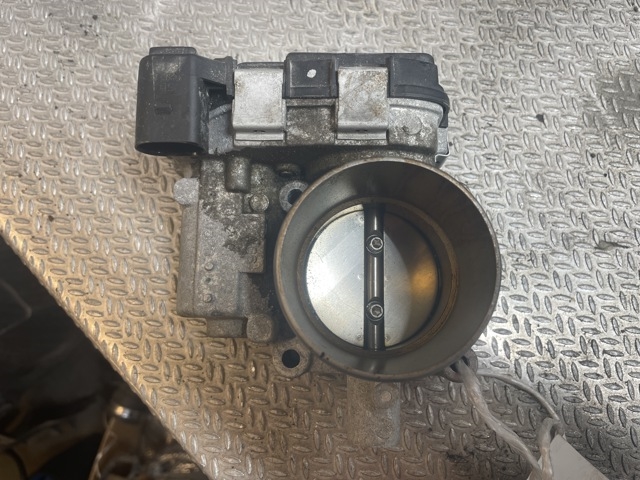 Spjeldhus til VW Golf VII 2012-2017 (Fase 1) (VOLKSWAGEN|03F133062B||03F 133 062 B)