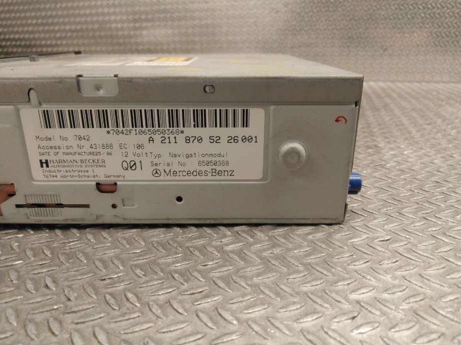 Bilstereo navigasjon til Mercedes E-Klasse 2006-2009 (Fase 2) (W211) (W211) (MERCEDES|A 211 827 42 65||A 211 870 52 26)