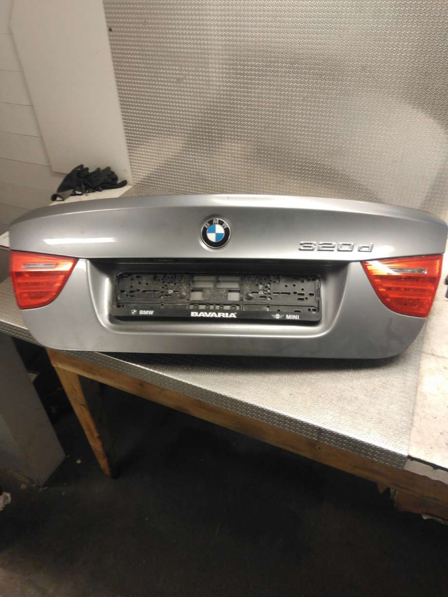 Bakluke sedan til BMW 3-Serie, 2005-2011 (E90/E91/E92/E93) (E90/E91/E92/E93) (BMW|41 62 7 254 425)