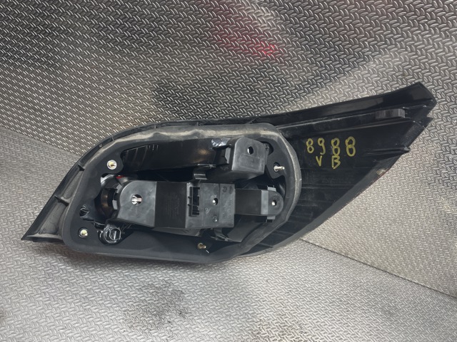 Baklykt venstre til BMW 5-Serie 2003-2010 (E60/E61) (E60/E61) (BMW|63217165737|63 21 7 165 737|)
