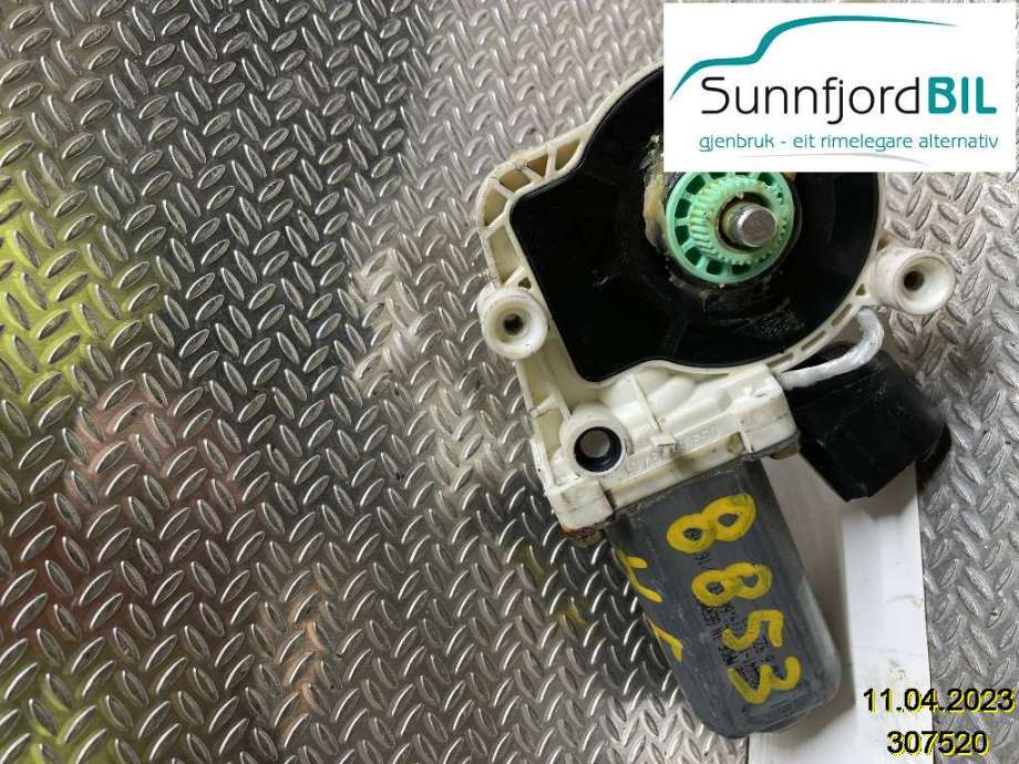 Ruteheis høyre til BMW 5-Serie 2003-2010 (E60/E61) (E60/E61) (BMW|67626981142|)