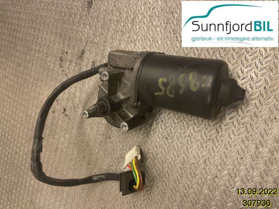 Viskermotor frontrute til Mercedes C-Klasse 2004-2007 (Fase 2) (W203) (W203) (MERCEDES|A2038200342|404518|)