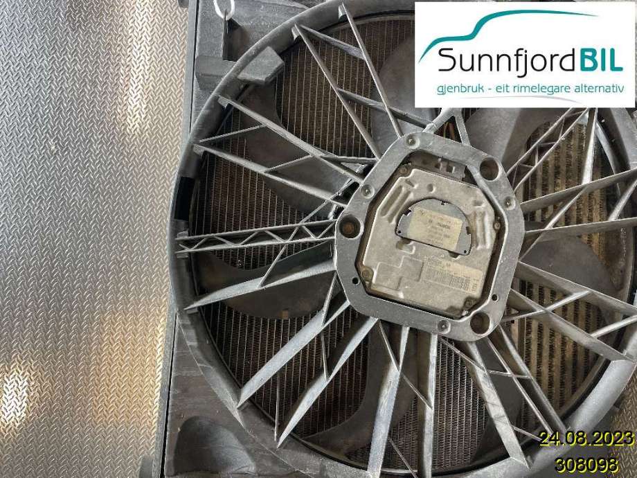 Radiator (automat gir) til BMW 5-Serie, 2003-2010 (E60/E61) (E60/E61) (BMW|17117795878)