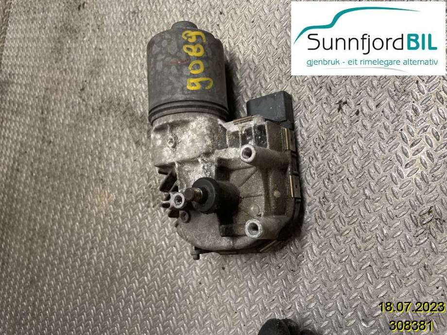 Viskermotor frontrute til Volvo V50 2004-2007 (Fase 1)  (VOLVO|31253518|0390241924|)