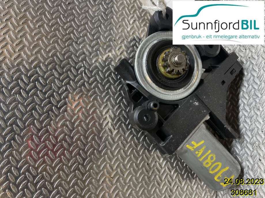 Ruteheis venstre til Volvo V70 2007-2013 (Type III, Fase 1) (VOLVO|30699645|970713101|)