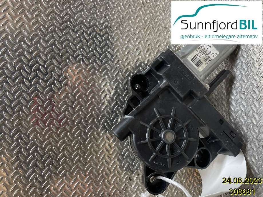 Ruteheis venstre til Volvo V70 2007-2013 (Type III, Fase 1) (VOLVO|30699645|970713101|)