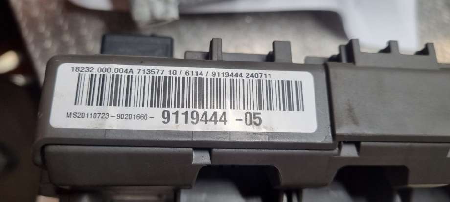 Sikringsboks til BMW 3-Serie 2005-2011 (E90/E91/E92/E93) (E90/E91/E92/E93) (BMW|61149119445|911944405|)