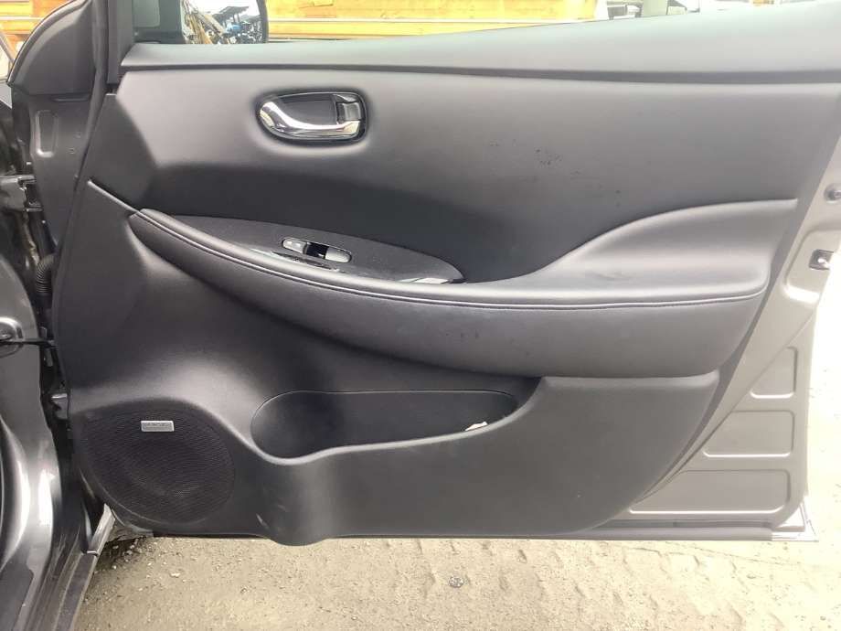 Dørtrekk høyre til Nissan Leaf, 2011-2017 (Type I)  (NISSAN|)
