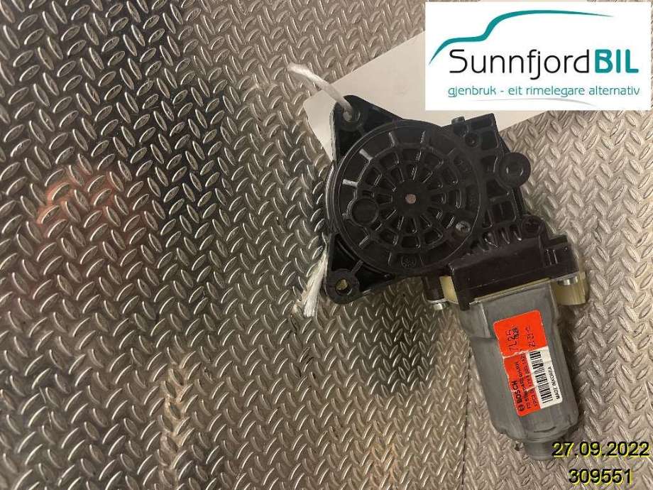 Ruteheis høyre til Hyundai i30 2007-2012 (Type I)  (HYUNDAI|834602L000|)
