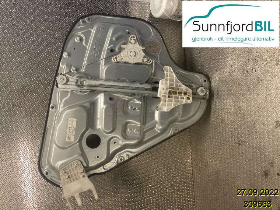 Ruteheis til Hyundai i30 2007-2012 (Type I) (HYUNDAI|834802L010|)