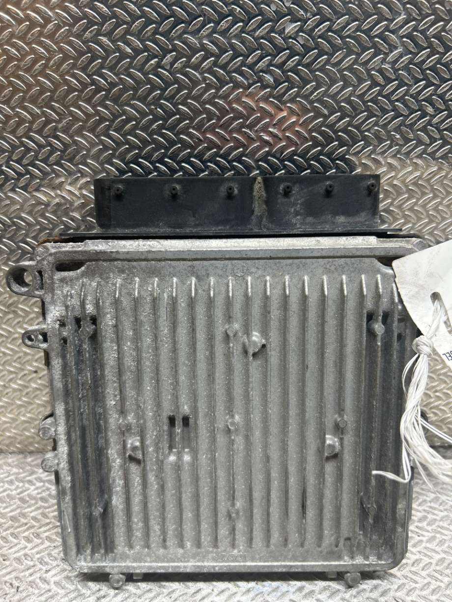 Styreenhet motor til Mercedes ML 2005-2011 (W164) (W164) (MERCEDES|A6421505100|0281013757|A6421509478)