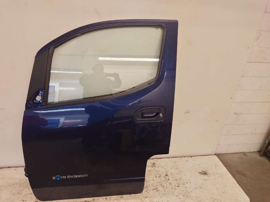 Dør venstre foran til Nissan E-NV200 2014-->>  (NISSAN|H01014FAMA|H0101-4FAMA|)