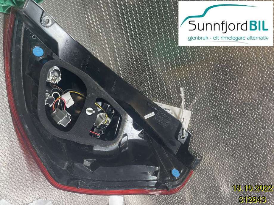 Baklykt venstre til Ford Fiesta 2013-2017 (Type VI, Fase 2)  (FORD|5574149||C1BB13405BC)