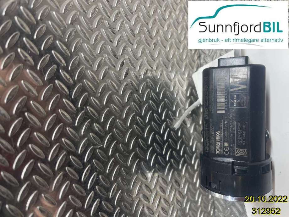 Bryter start/stopp til Toyota Prius +7 2012-2020 (Type III) (stasjonsvogn) (stasjonsvogn) (TOYOTA|8961133023|)