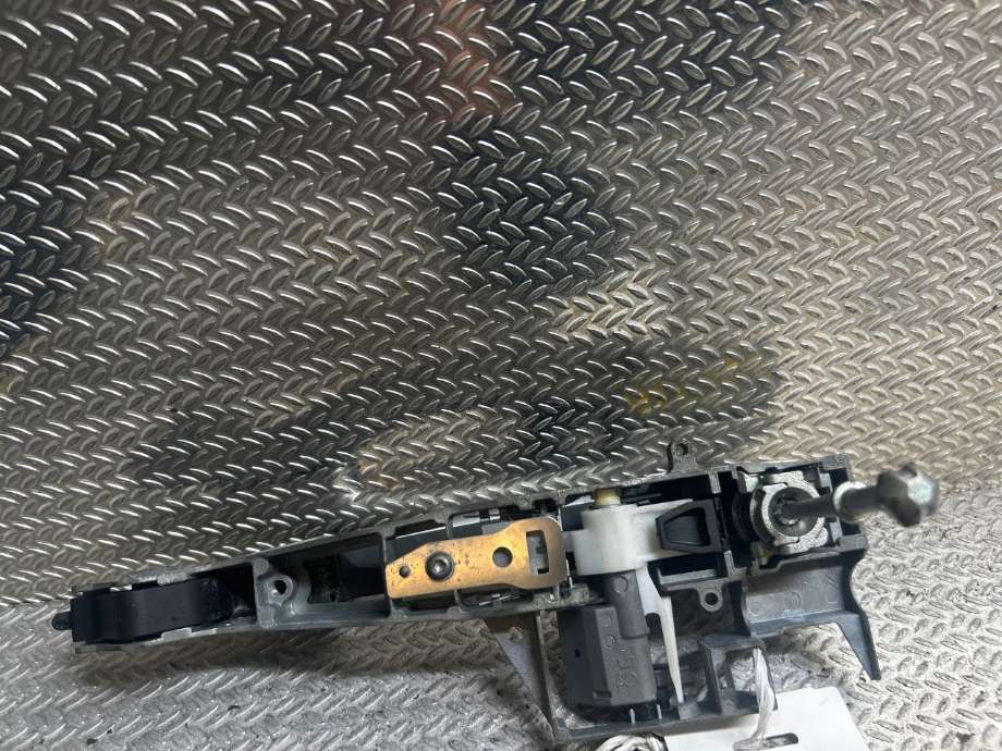 Dørhåndtak utv venstre foran til Citroën C3 2010-2016 (Type II)  (CITROEN|9109 A7|9101 KH|)