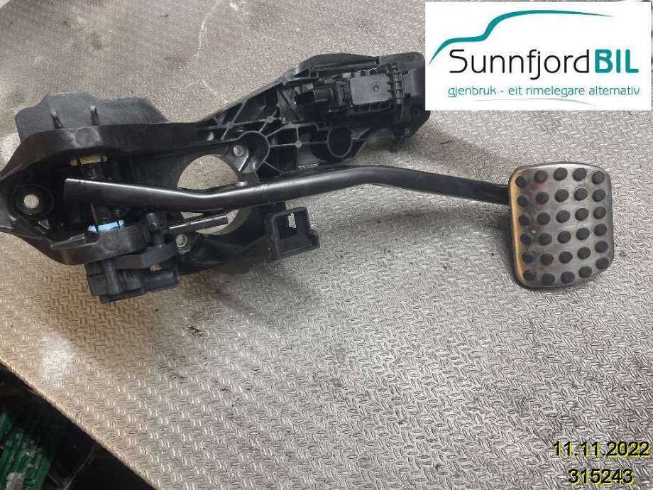 Pedal gass/brems/clutch til Mercedes EQA, 2021-->> (A1779050600)