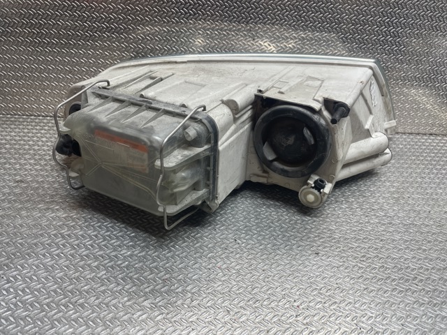 Frontlykt venstre xenon til Škoda Octavia 2005-2008 (Type II, Fase 1)  (SKODA|1Z1941015|1Z1 941 017 N|)