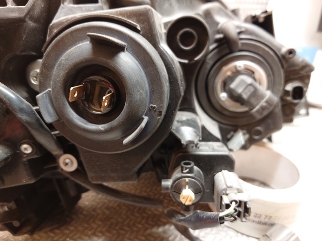 Frontlykt venstre halogen til Mazda 5 2005-2010 (Type I) (MAZDA|CD85510L0B|)