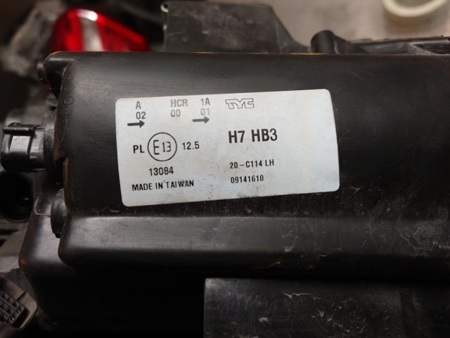 Frontlykt venstre halogen til Mazda 5 2005-2010 (Type I) (MAZDA|CD85510L0B|)