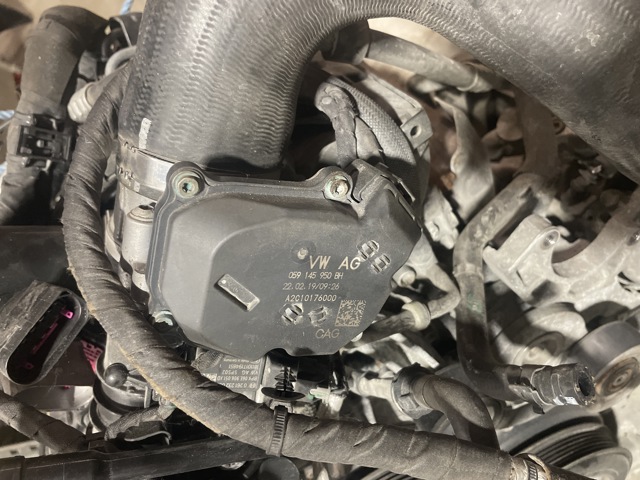 Spjeldhus til VW Amarok, 2016-2022 (Type I, Fase 2)  (VOLKSWAGEN|059 145 950 BH)