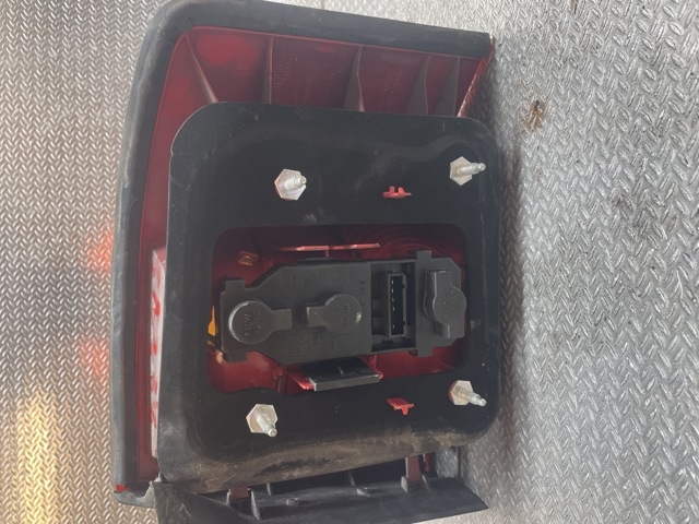 Baklykt venstre til Audi A6 2001-2004 (Type II, Fase 2) (C5) (C5) (AUDI|4B9 945 095 D 3FZ||4B9945095)