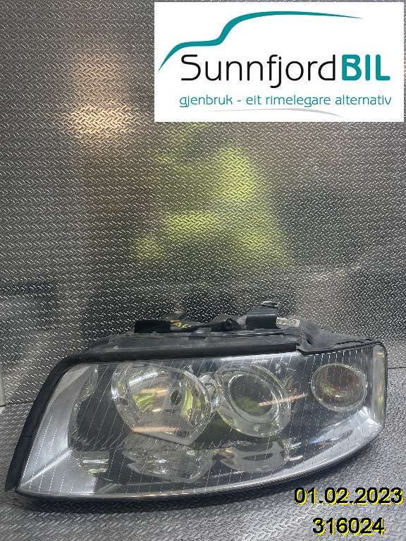 Frontlykt venstre halogen til Audi A4 2001-2004 (Type II) (B6) (B6) (8E0941029C|8E0941003F)