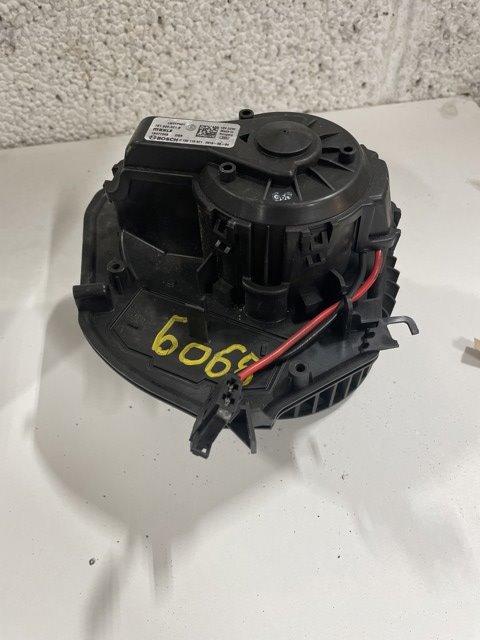 Varmeapparat motor til VW Transporter / Caravelle, 2015-2019 (T6) (T6) (VOLKSWAGEN|7E1820021B)