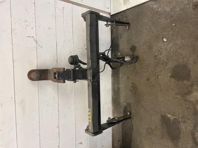 Hengerfeste til VW Transporter / Caravelle 2015-2019 (T6) (T6) (VOLKSWAGEN|21325||03175R)