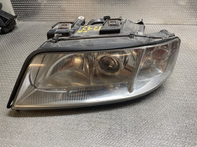 Frontlykt venstre halogen til Audi A6, 2001-2004 (Type II, Fase 2) (C5) (C5) (AUDI|4B0 941 029 K)