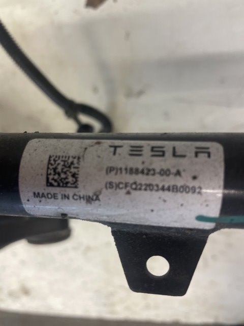Bærebru venstre bak til Tesla Model 3, 2018-2023 (Fase 1)  (118842300A)