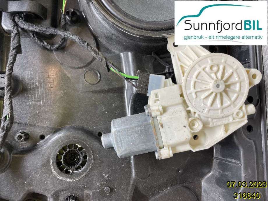 Ruteheis venstre til Audi A5 2007-2016 (Type I)  (AUDI|8T0959801B|)