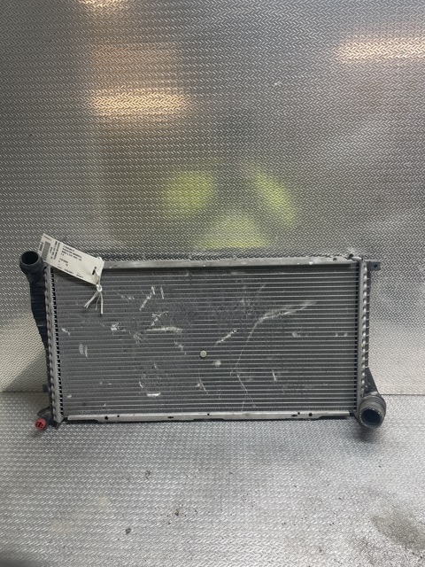 Radiator (manuell gir) til BMW 5-Serie 1996-2003 (E39) (E39) (BMW 520D|17 11 2 247 345|77879089|171177814720)