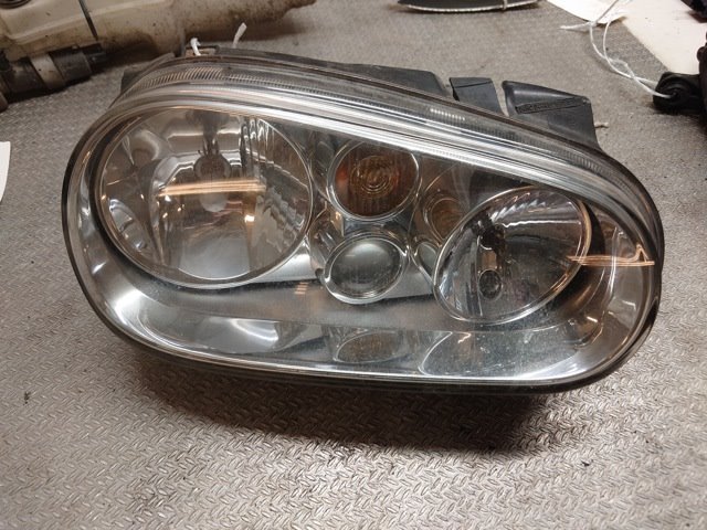 Frontlykt høyre halogen til VW Golf IV, 1998-2003  (VOLKSWAGEN|1J1941018N)