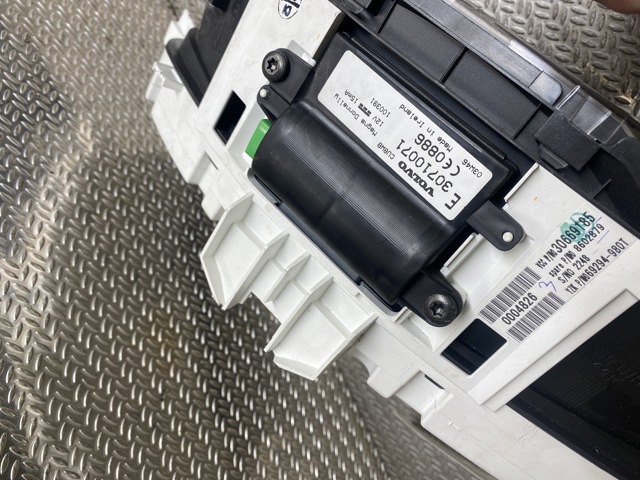 Instrumentpanel til Volvo V50 2004-2007 (Fase 1)  (VOLVO|8602879||30710071)