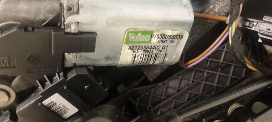 Viskermotor bakrute til Mercedes E-Klasse 2013-2016 (Fase 2) (W212) (W212) (MERCEDES|A 212 820 03 42|)