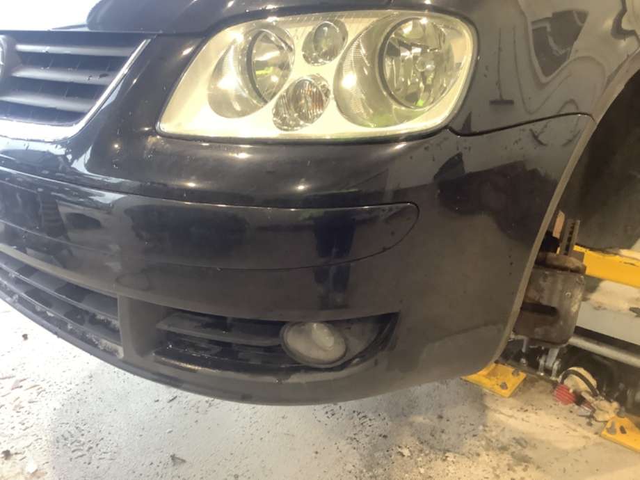 Støtfanger foran til VW Touran 2003-2006 (Type I, Fase 1)  (VOLKSWAGEN|1T0 807 217 C|)