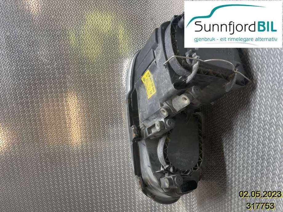 Frontlykt høyre halogen til VW Touran 2003-2006 (Type I, Fase 1)  (VOLKSWAGEN|1T0941006R|0301205202|)