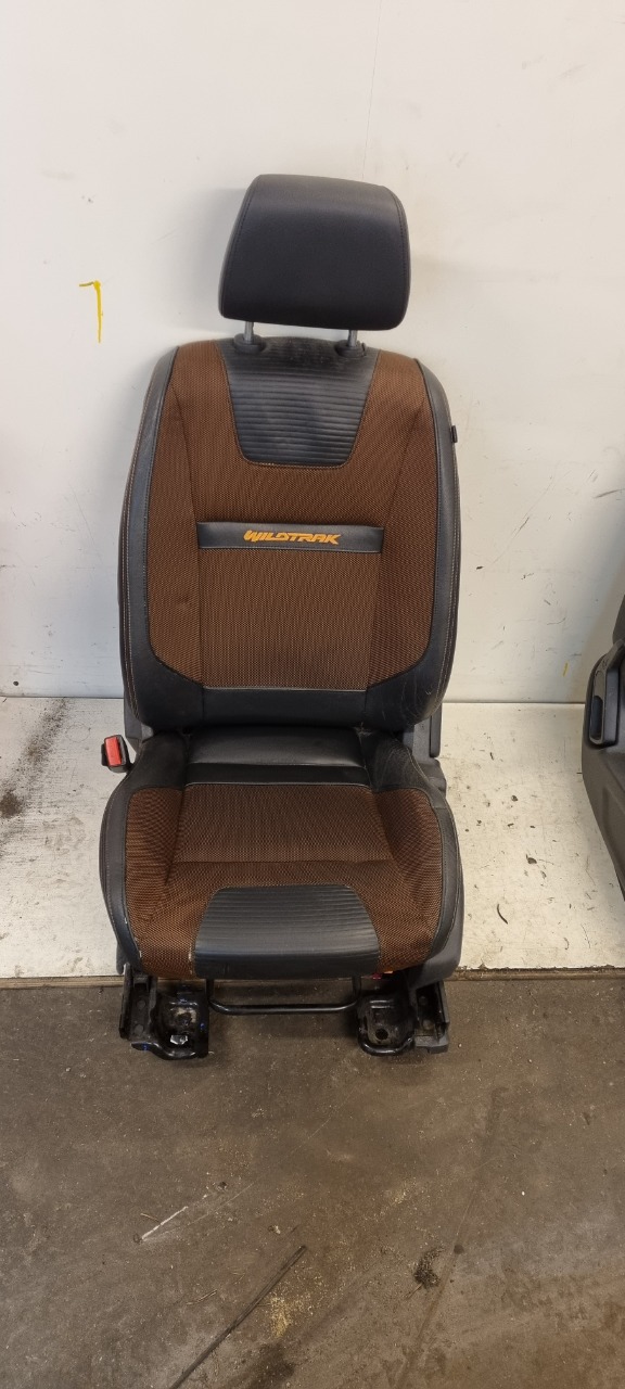 Sete foran venstre til Ford Ranger / Ranger Raptor, 2015-2022  (FORD|)