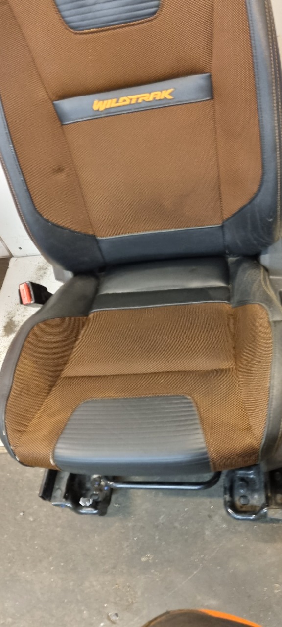Sete foran venstre til Ford Ranger / Ranger Raptor 2015-2022 (FORD|)