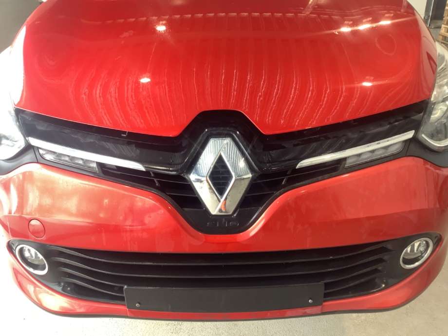 Grill til Renault Clio, 2012-2016 (Type IV, Fase 1)  (RENAULT|)