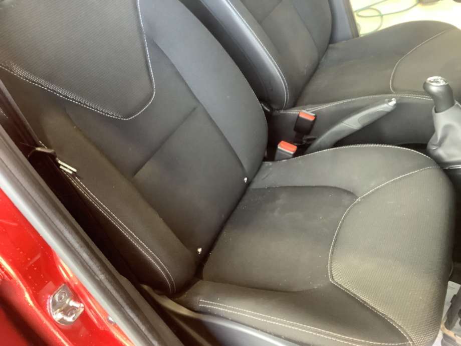 Sete foran høyre til Renault Clio, 2012-2016 (Type IV, Fase 1)  (RENAULT|)